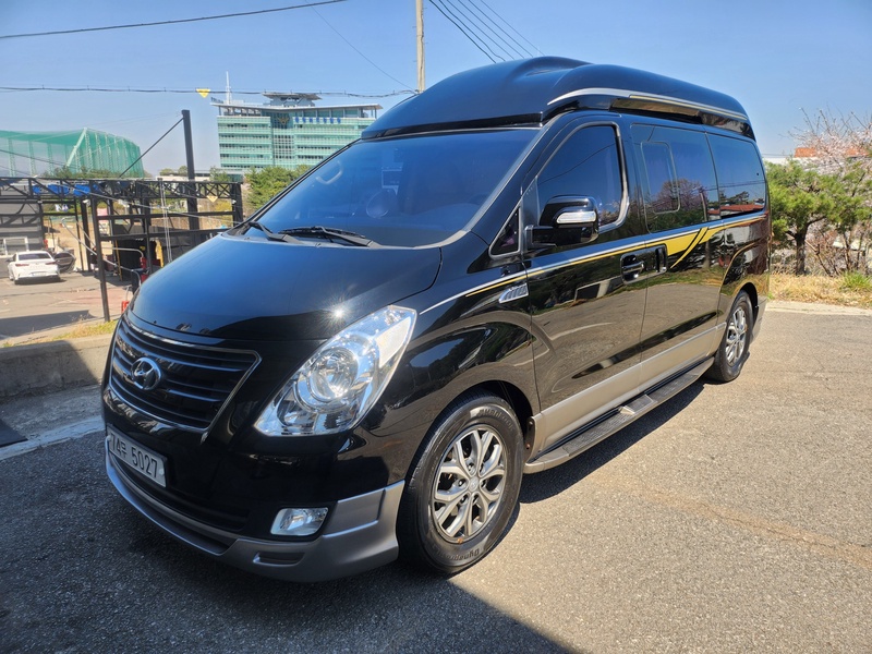 Hyundai Starex