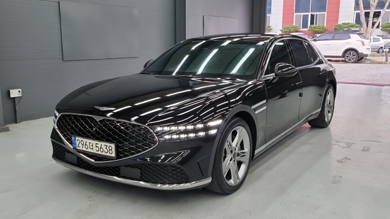 Genesis G90