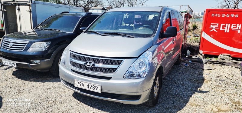 Hyundai Starex