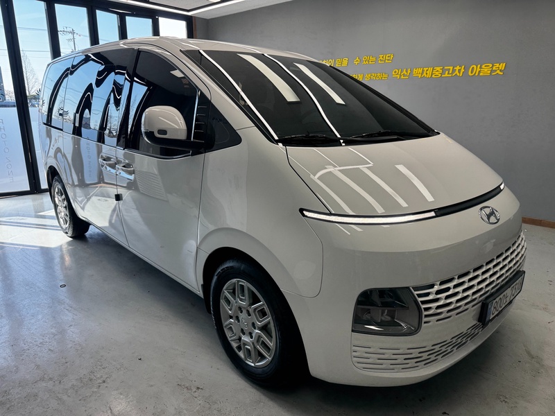 Hyundai Staria