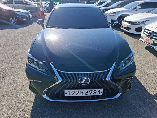 Lexus ES 2022