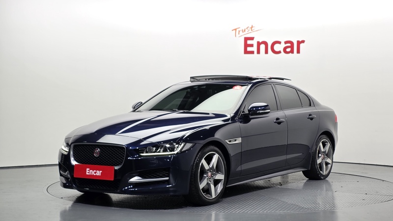 Jaguar XE