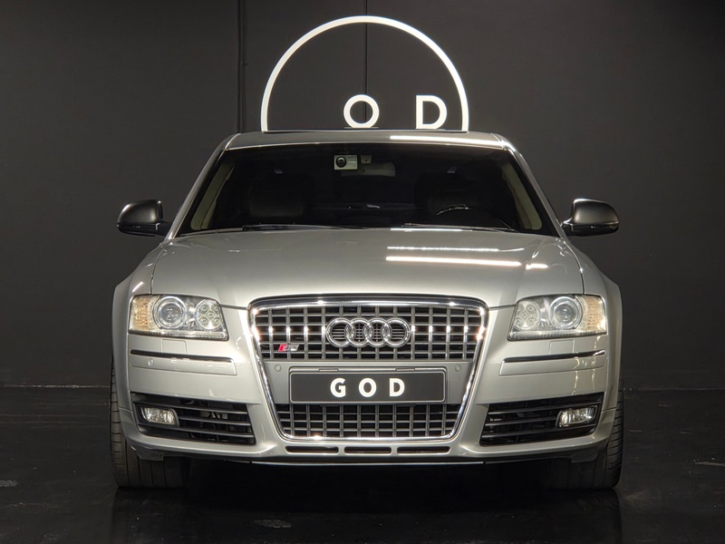 Audi S8