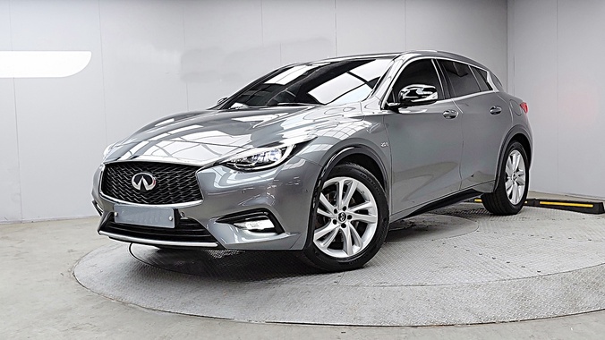 Infiniti Q30 2019
