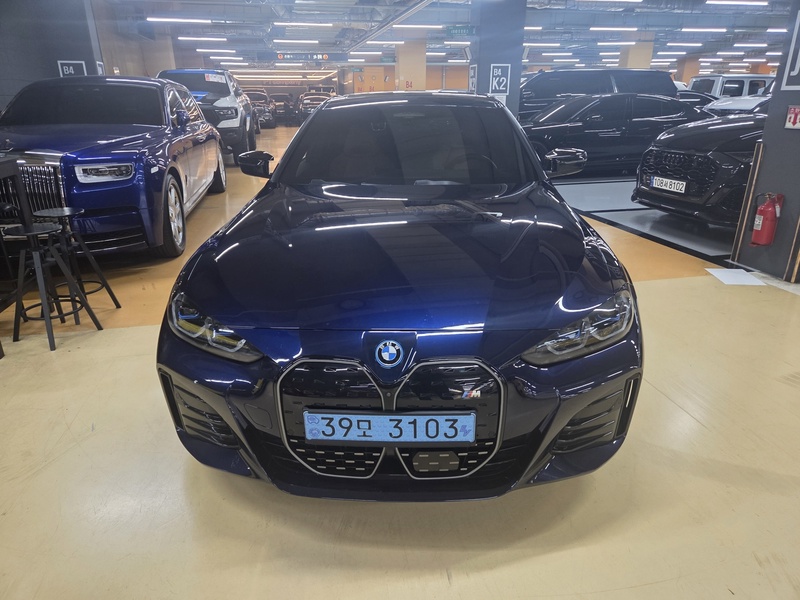 BMW i4