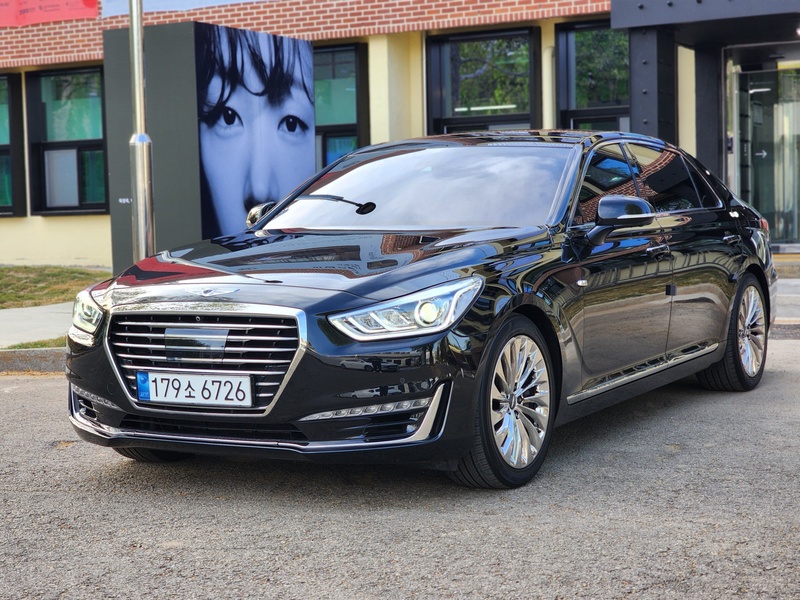 Genesis EQ900