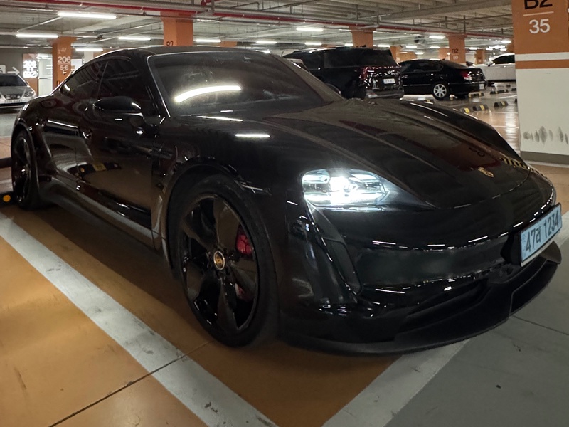 Porsche Taycan