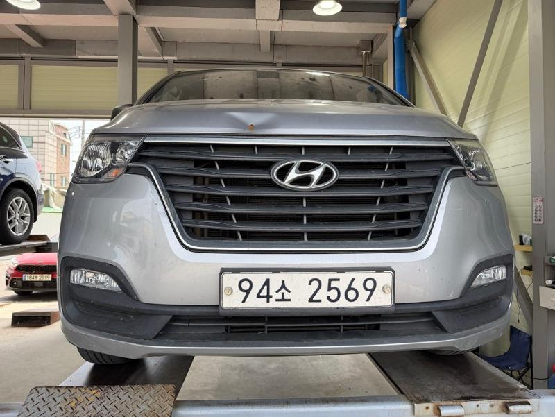 Hyundai Starex