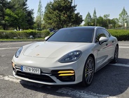Porsche Panamera 2021