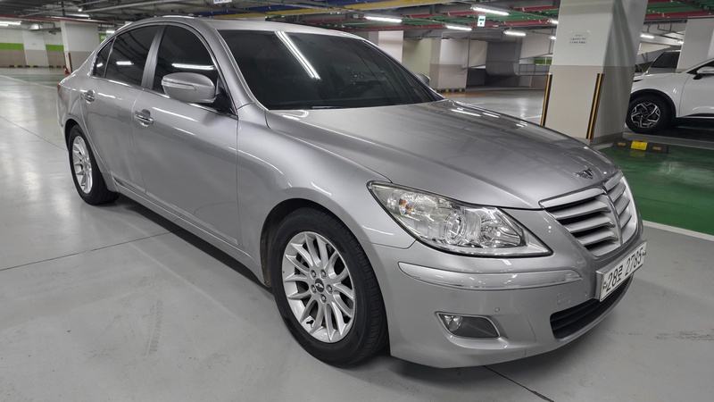 Hyundai Genesis