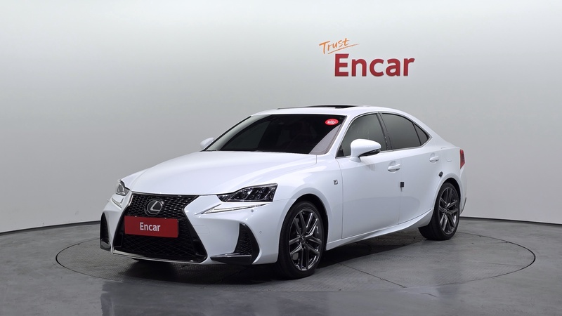 Lexus IS