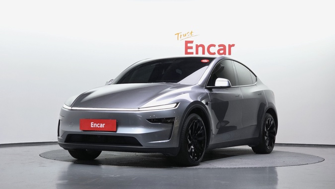 Tesla Model Y 2025