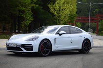 Porsche Panamera 2021