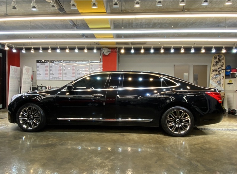 Hyundai Equus