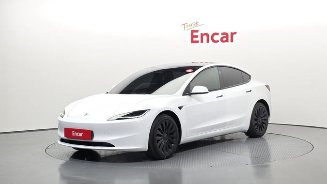 Tesla Model 3 2025