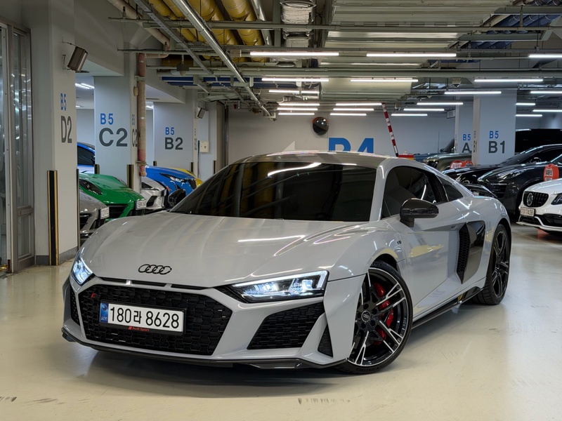 Audi R8