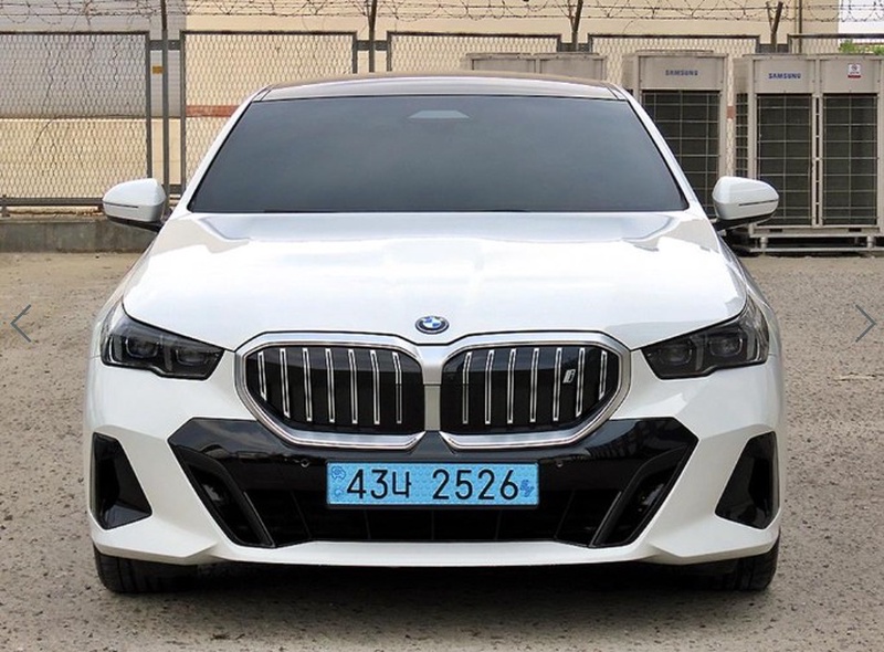 BMW i5