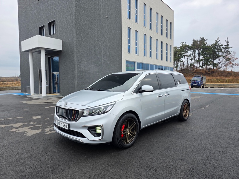 Kia Carnival
