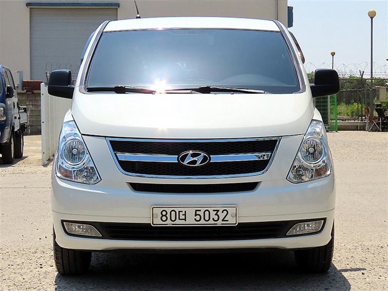 Hyundai Starex