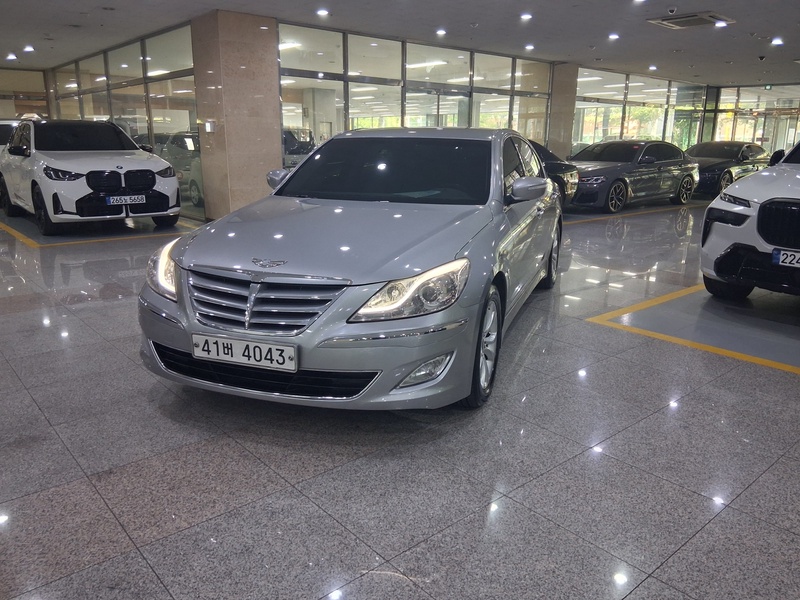 Hyundai Genesis