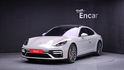 Porsche Panamera 2023