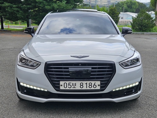 Genesis EQ900 2017