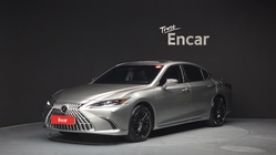 Lexus ES 2025