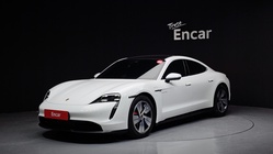 Porsche Taycan 2021