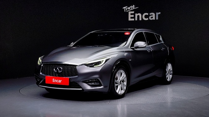 Infiniti Q30 2019