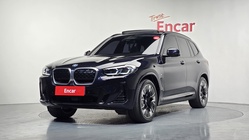 BMW iX3 2025