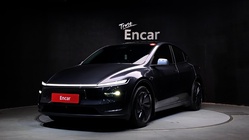 Tesla Model Y 2025