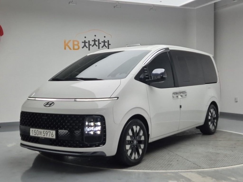 Hyundai Staria