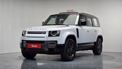 Land Rover Defender 2024