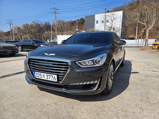 Genesis EQ900 2017