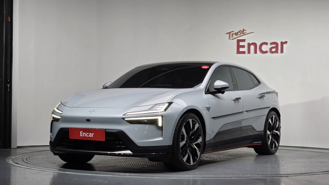 Polestar 4 2025