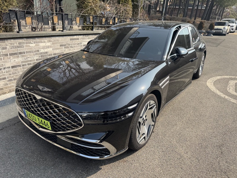 Genesis G90