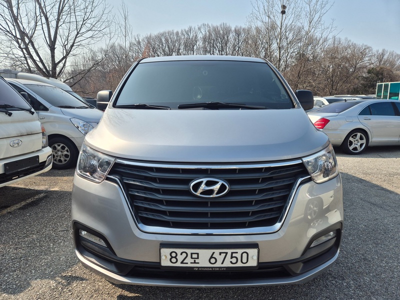 Hyundai Starex
