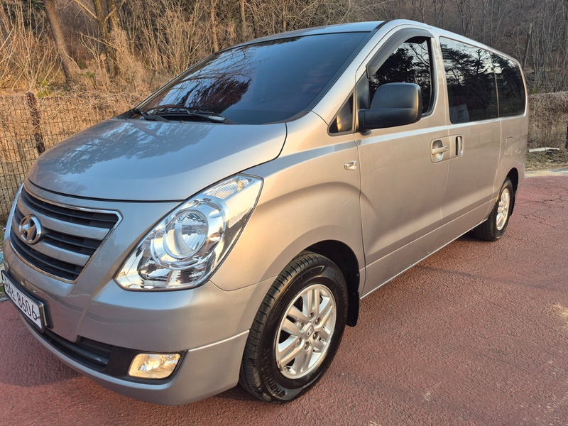 Hyundai Starex