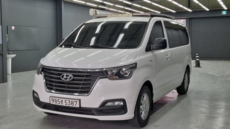 Hyundai Starex