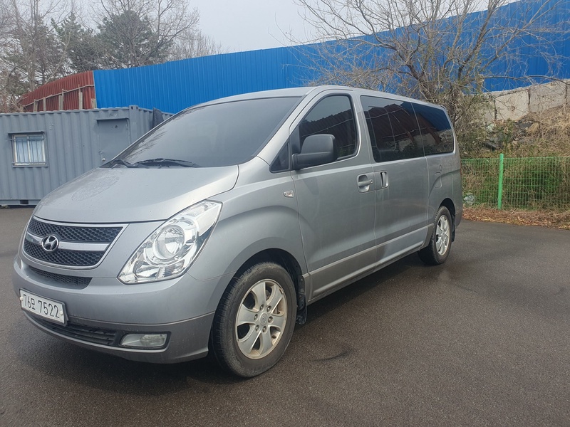 Hyundai Starex