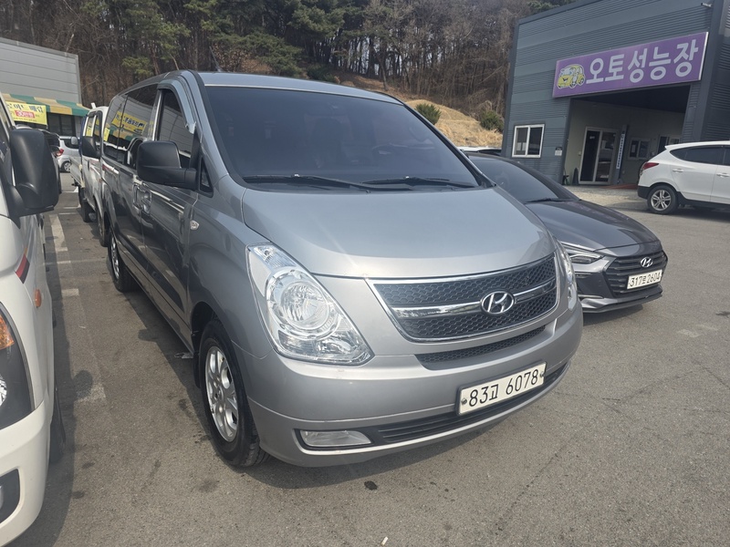 Hyundai Starex