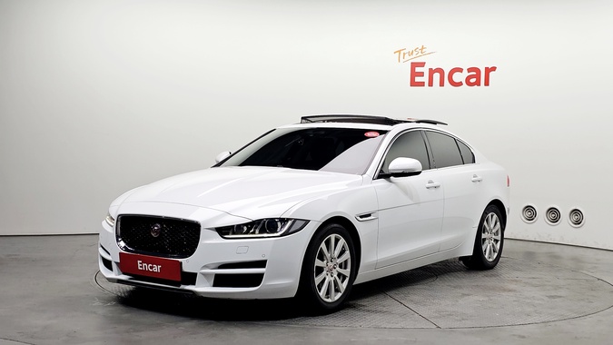 Jaguar XE 2015