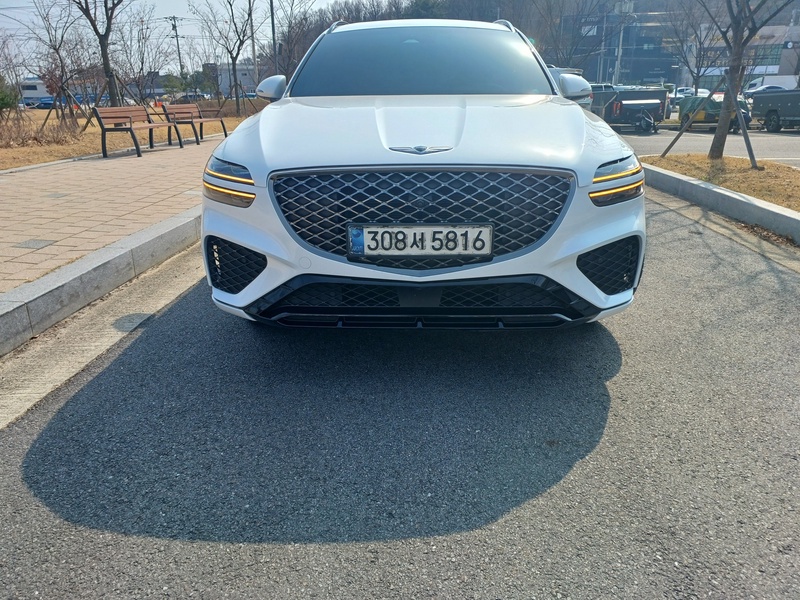 Genesis GV70