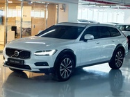 Volvo V90 2025