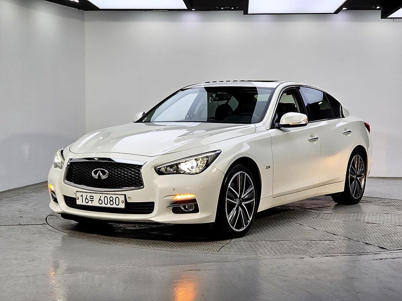 Infiniti Q50