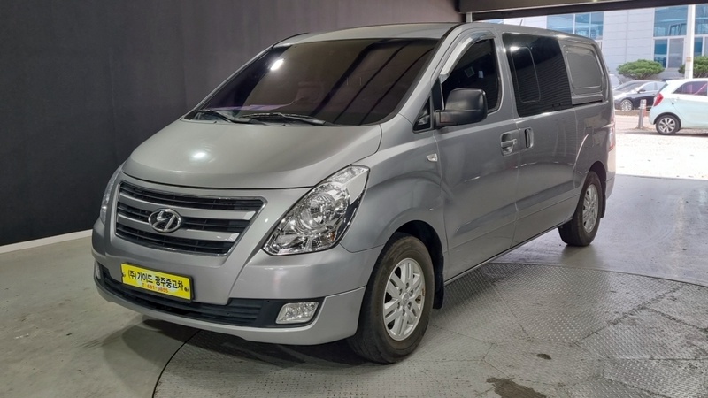 Hyundai Starex