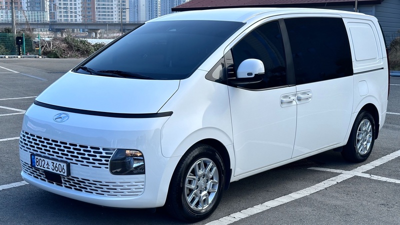Hyundai Staria