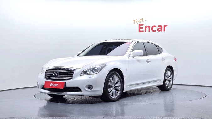 Infiniti M 2013