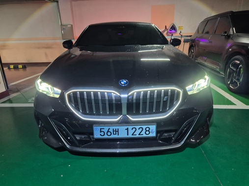 BMW i5 2024