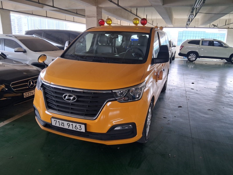 Hyundai Starex
